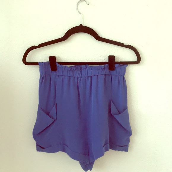 WILFRED ARITZIA BLUE SILK SHORTS SZ S - Picture 2 of 6